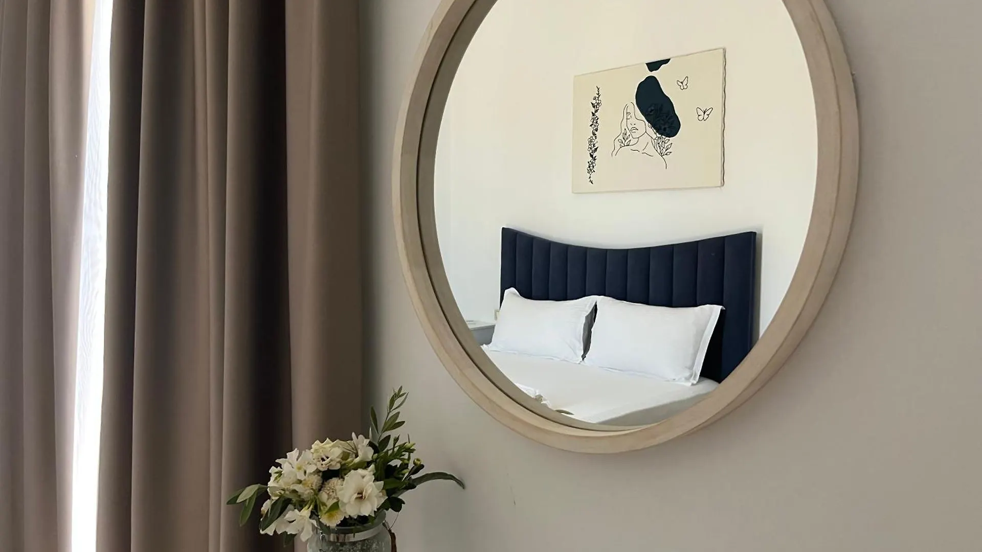 Laura Guest House 사밀