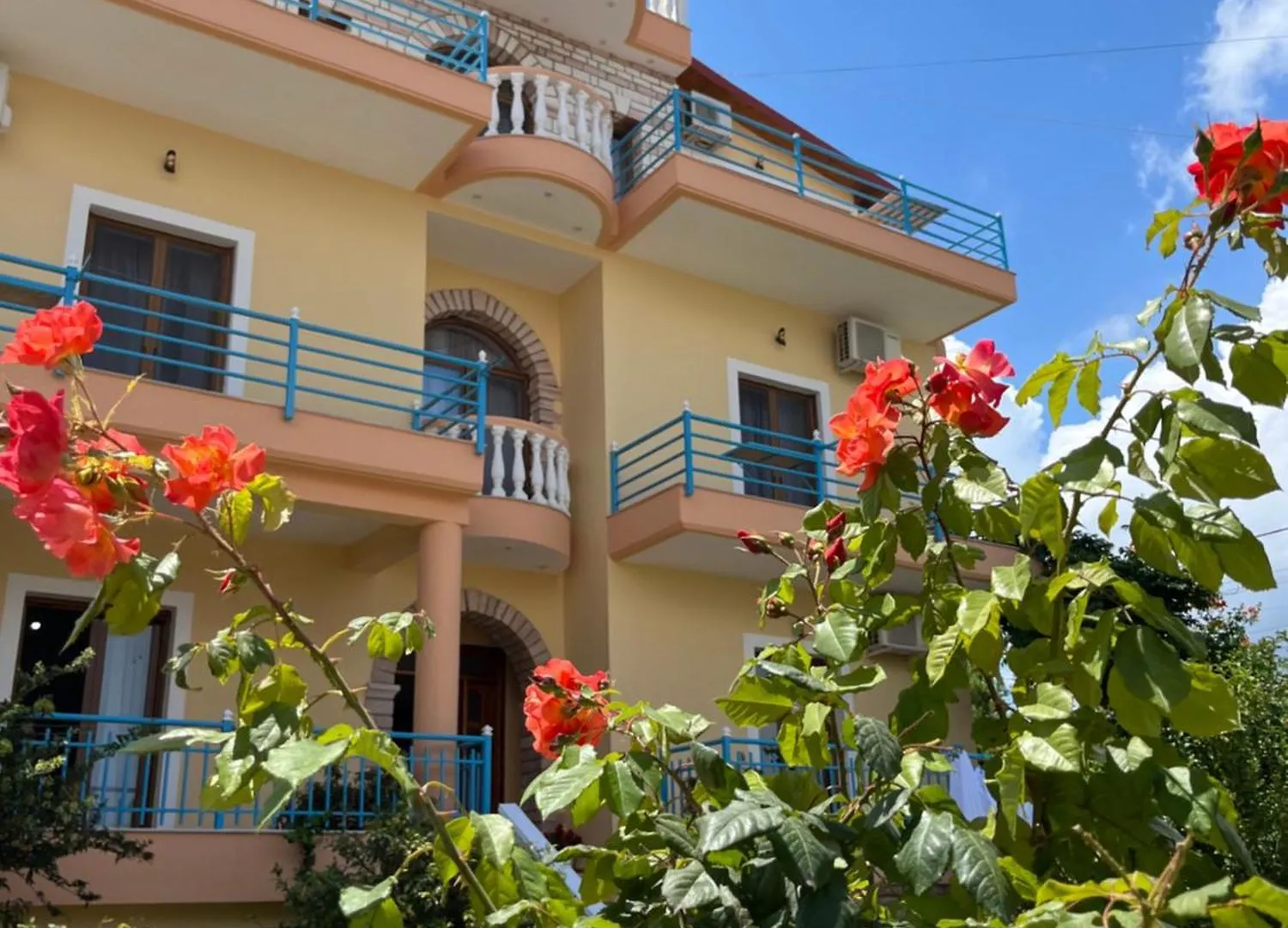 Laura Guest House 사밀 0*,