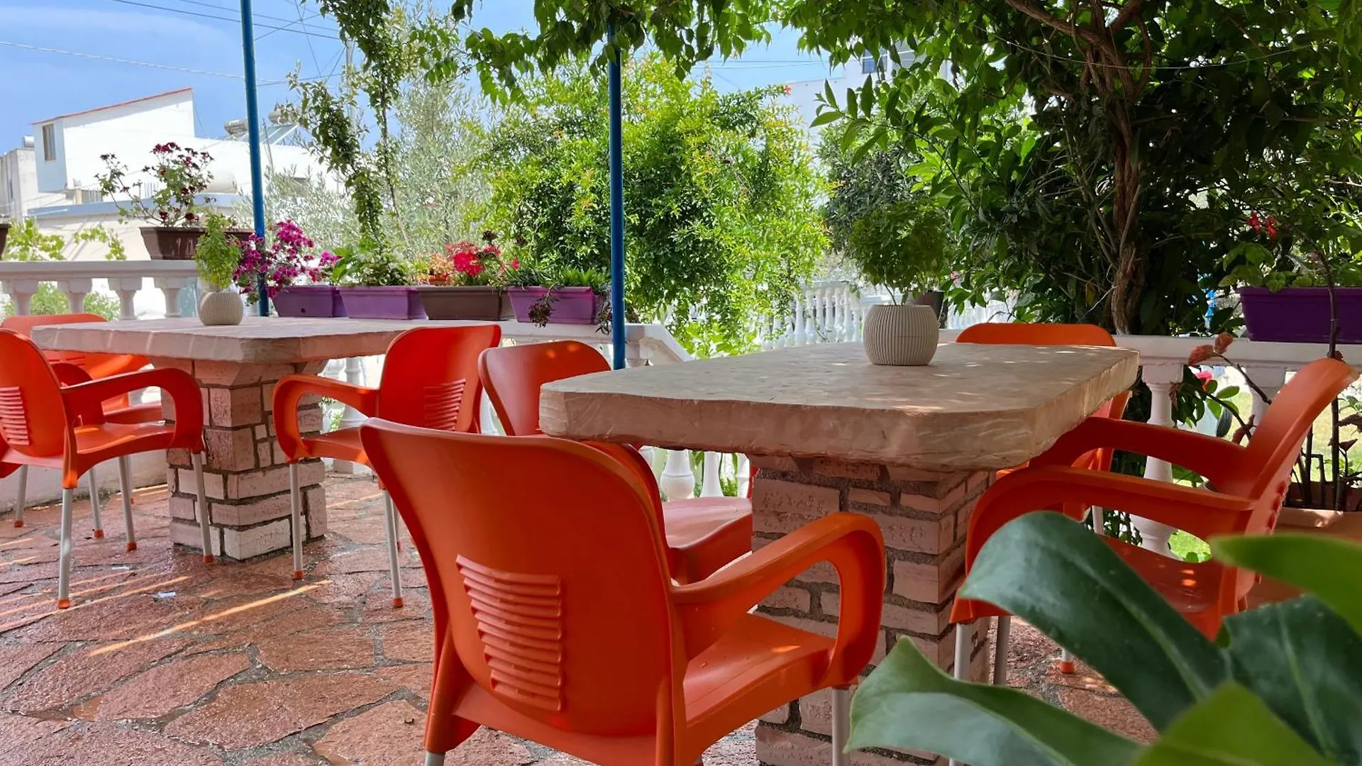 Laura Guest House 사밀