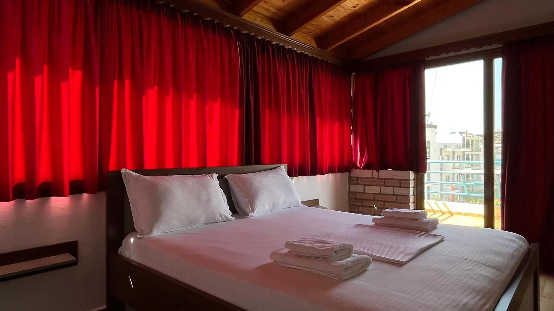 Laura Guest House 사밀 0*,