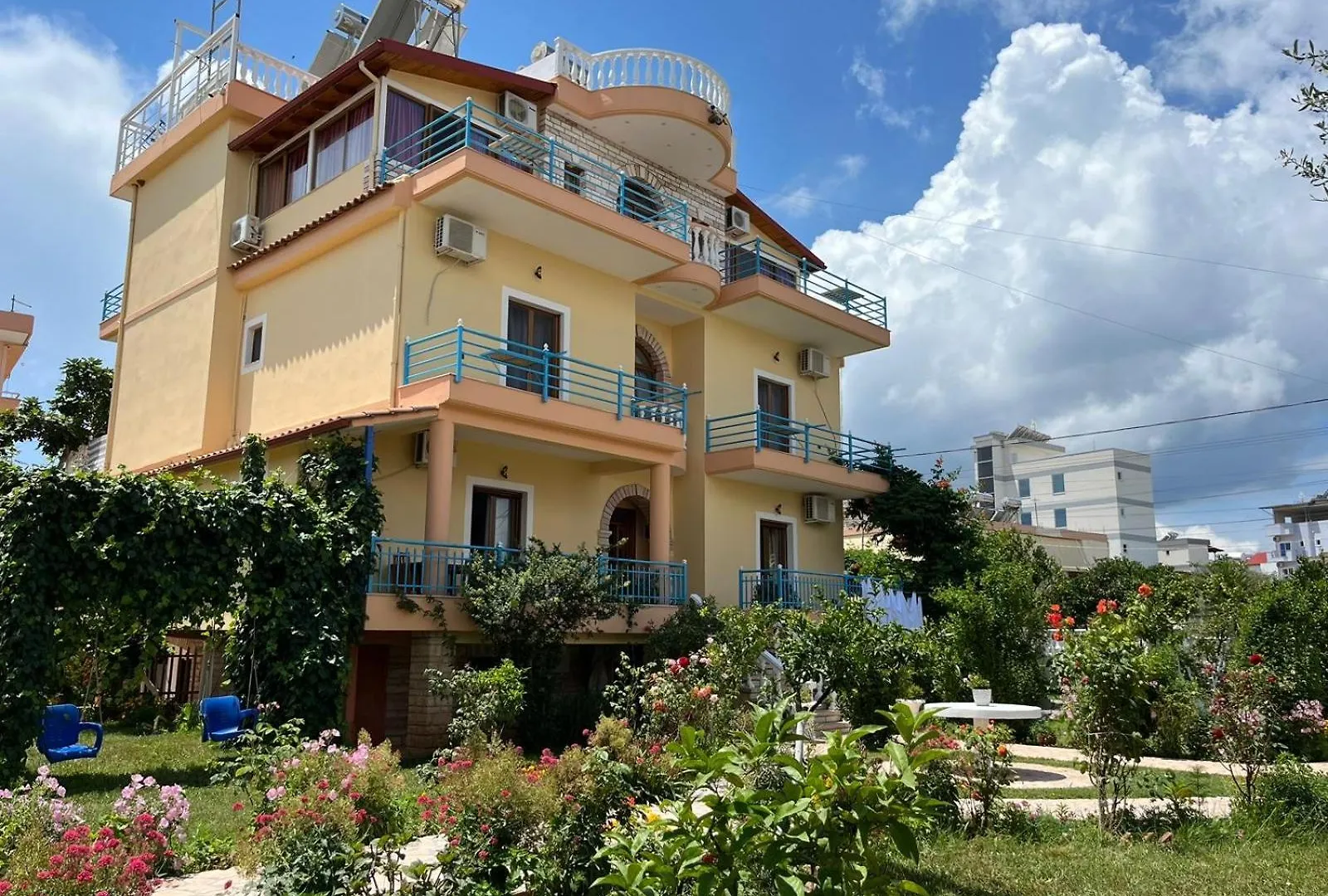 Laura Guest House 사밀 알바니아