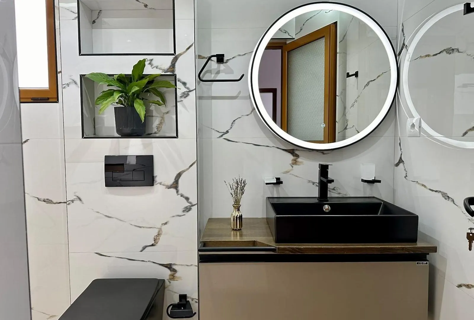 Laura Guest House 사밀