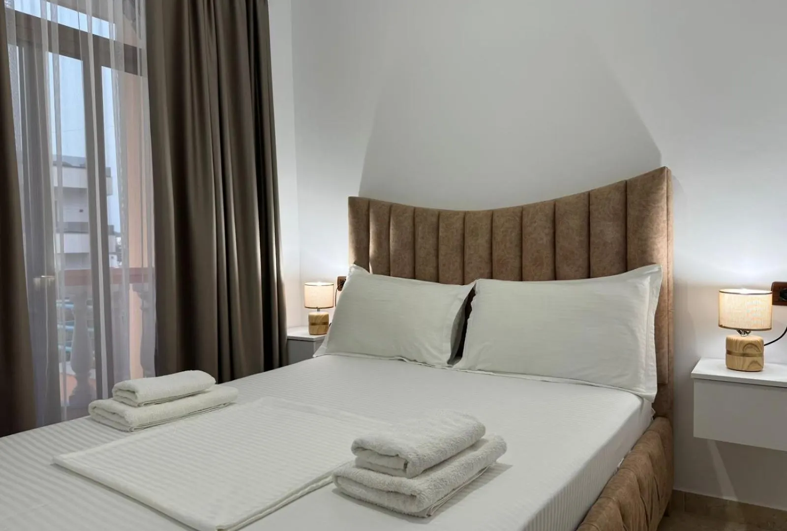 Laura Guest House 사밀