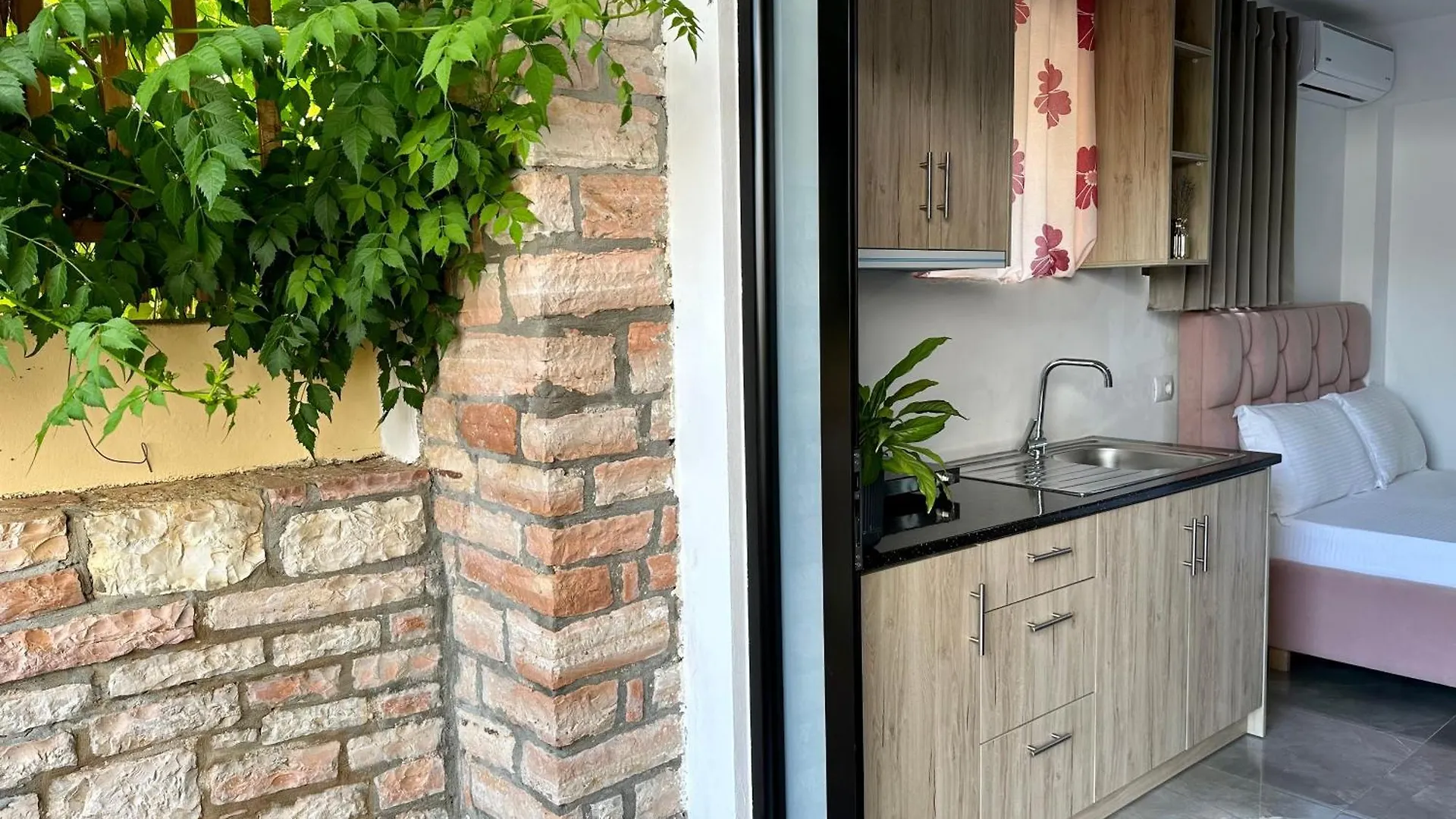 Laura Guest House 사밀 0*,  알바니아